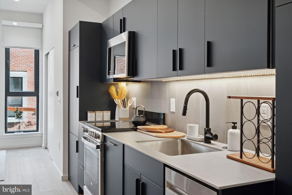 1705 N American St unit 217, Philadelphia, PA 19122 - photo 1