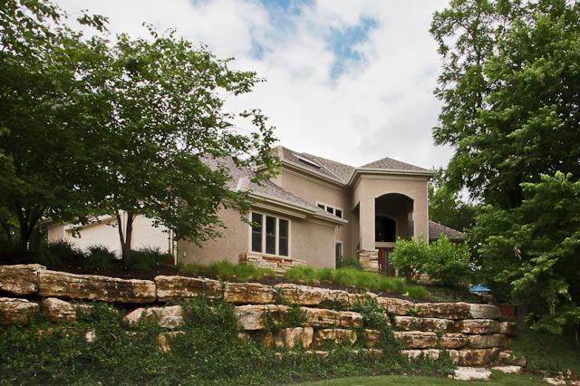 15216 Johnson Dr, Shawnee, KS 66217 - photo 1