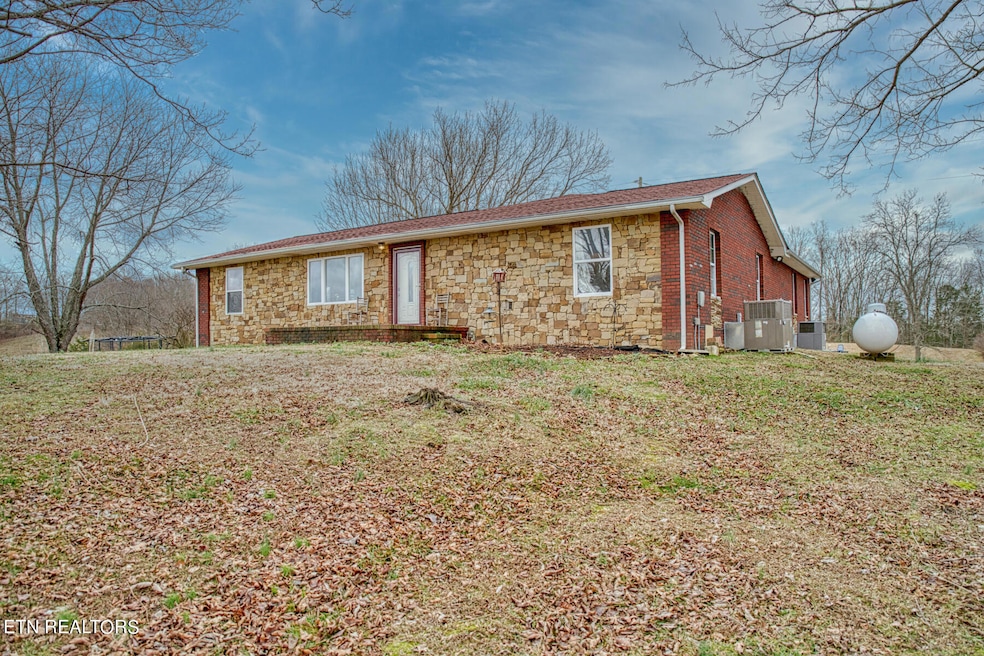 223 Charlie Peek Ln, Rickman, TN 38580 - photo 1