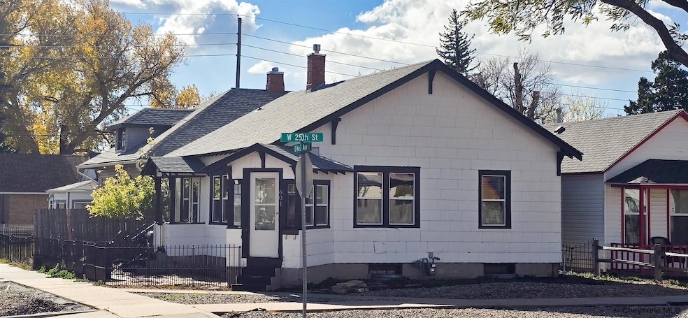 601 W 25th St, Cheyenne, WY 82001 - photo 1