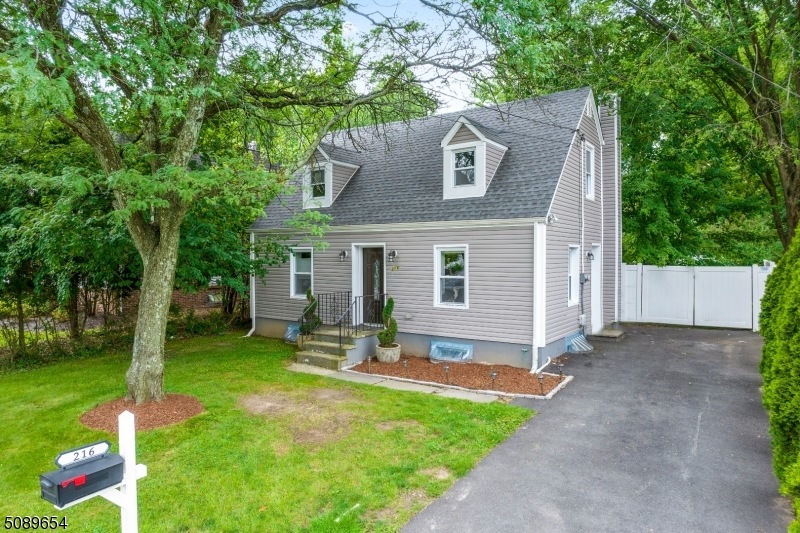 216 Pompton Ave, Verona, NJ 07044 - photo 1