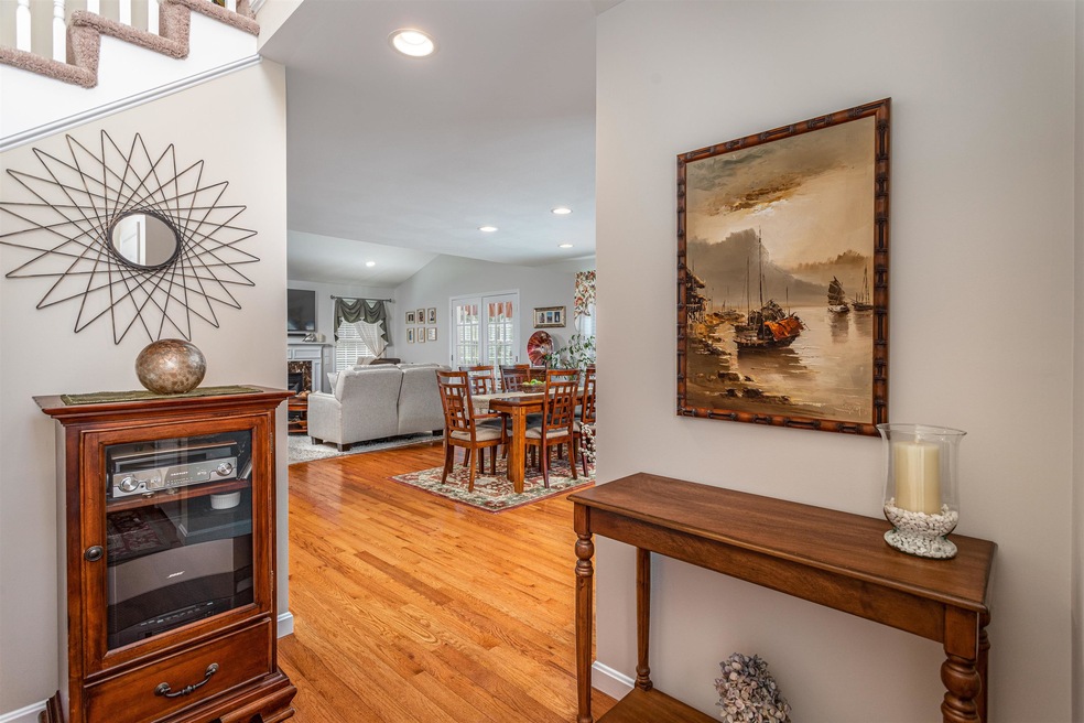 14 Jamesway Dr, Litchfield, NH 03052 - photo 1