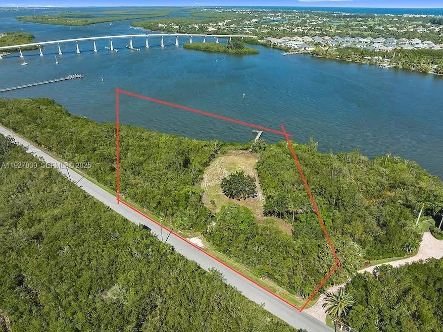 250 Live Oak Dr, Vero Beach, FL 32963 - photo 1