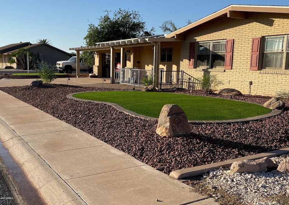 10044 W Cumberland Dr, Sun City, AZ 85351 - photo 1