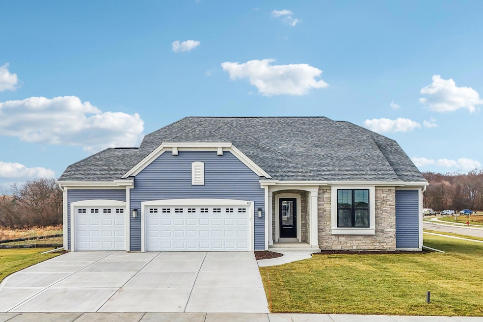827 Kohlwey Dr 01 French Country