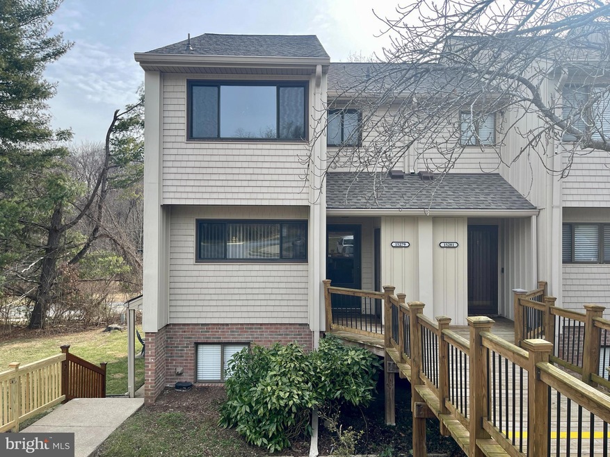 15279 Forest Grove Dr, Woodbridge, VA 22191 - photo 1