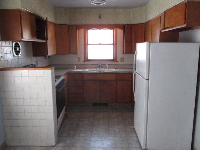 542 N Westlawn Ave, Aurora, IL 60506 - photo 1