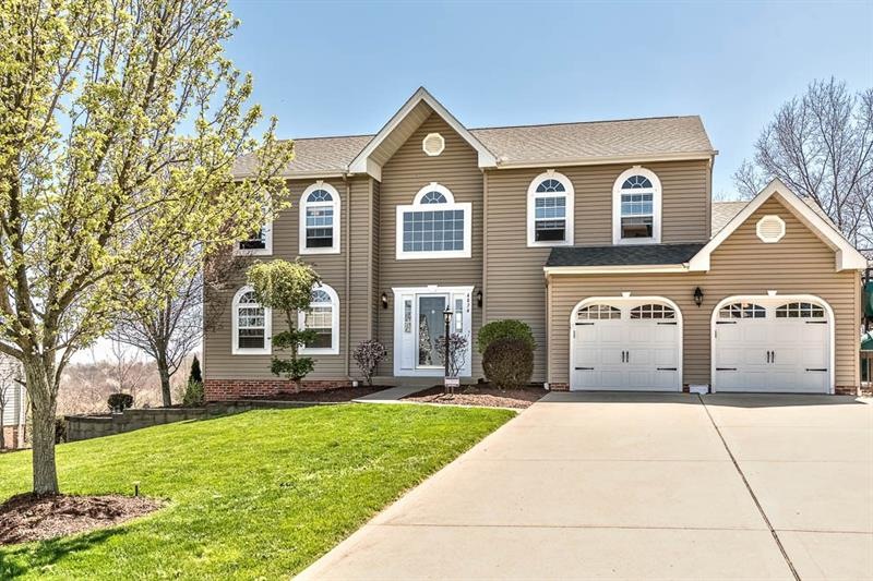 beautifully updated 4 Bedroom 3.5 Bath Residence s