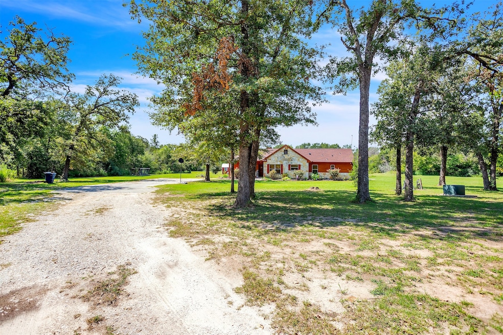 899 Fcr unit 930, Teague, TX 75860 - photo 1