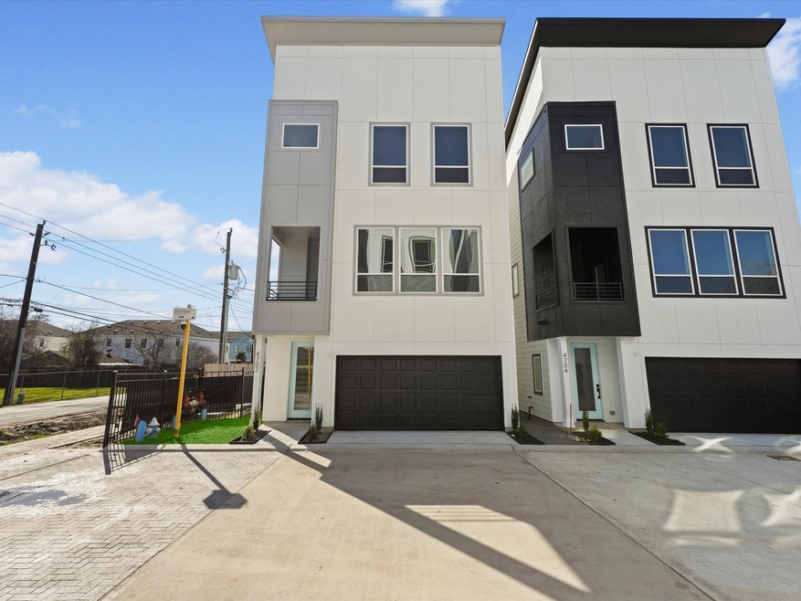 4703 Thornton Cir, Houston, TX 77018 - photo 1