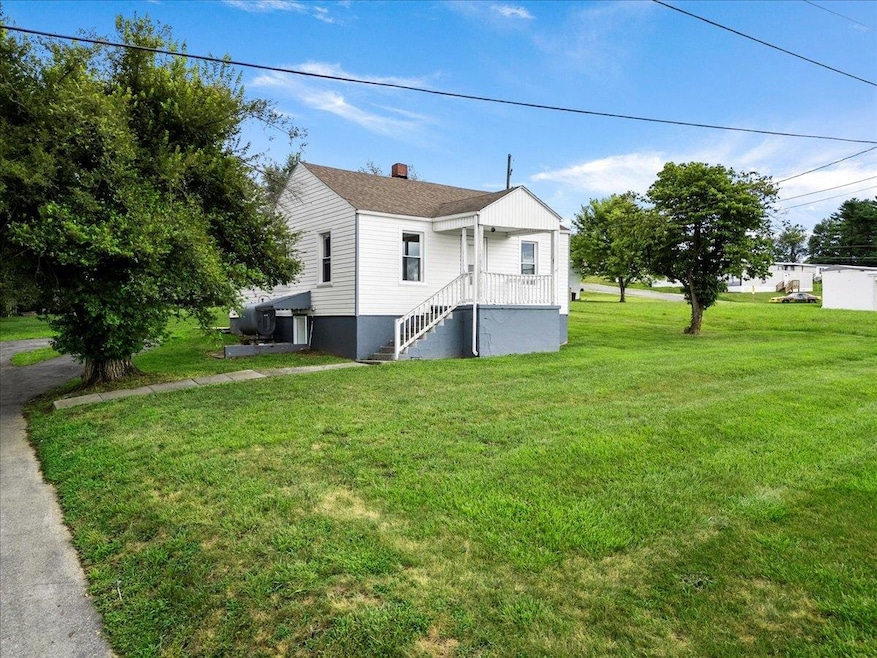 4315 Lee Hwy, Pulaski, VA 24301 - photo 1