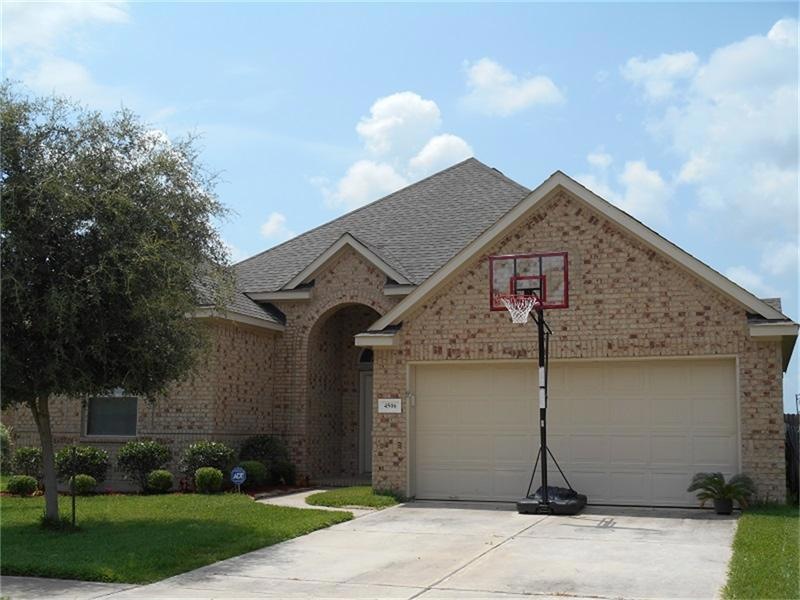 4506 Cedar Hill Dr, Pearland, TX 77584 - photo 1