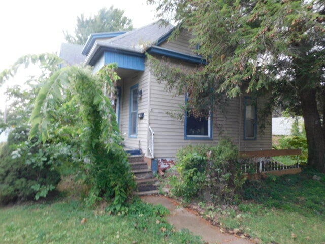 712 West St, Shenandoah, IA 51601 - photo 1