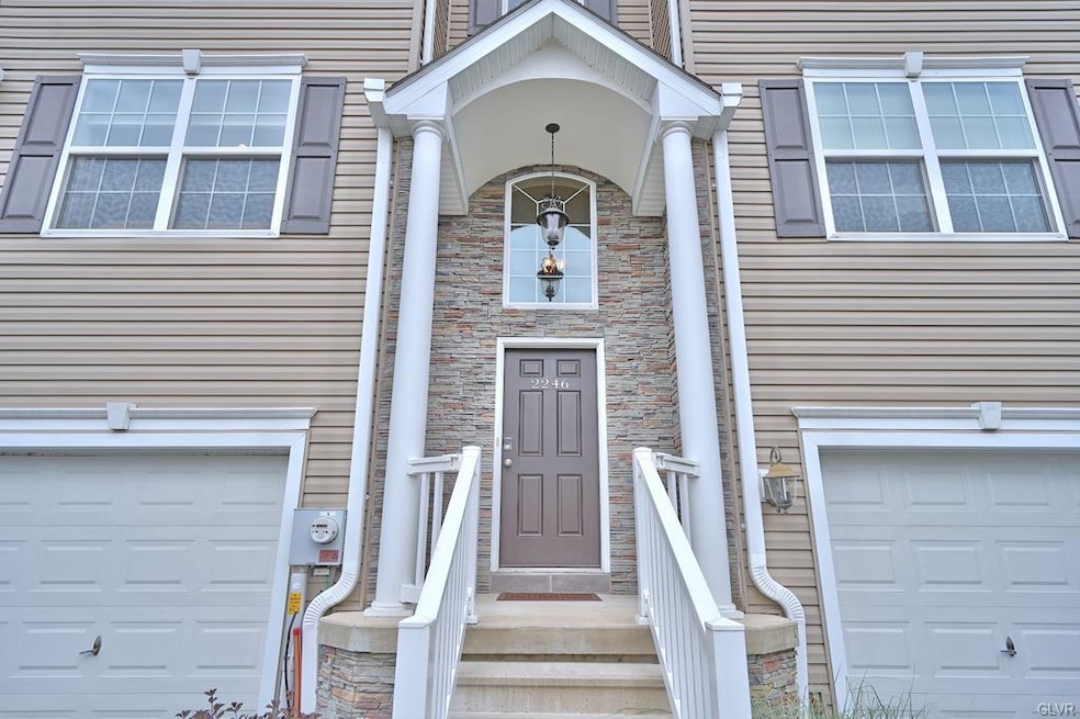 2246 Rising Hill Rd, Whitehall, PA 18052 - photo 1