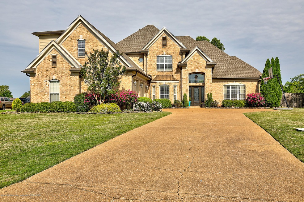 1411 Fountain Gate Dr E, Hernando, MS 38632 - photo 1