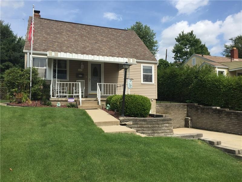 Beautiful Cape Cod Charming Home, Fresh on the Mar