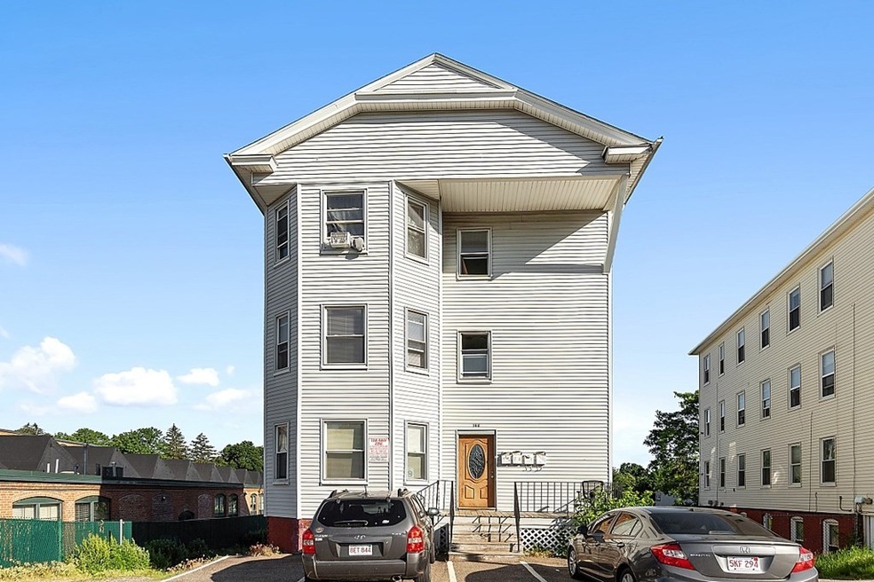 146 Fremont St unit 3, Worcester, MA 01603 - photo 1