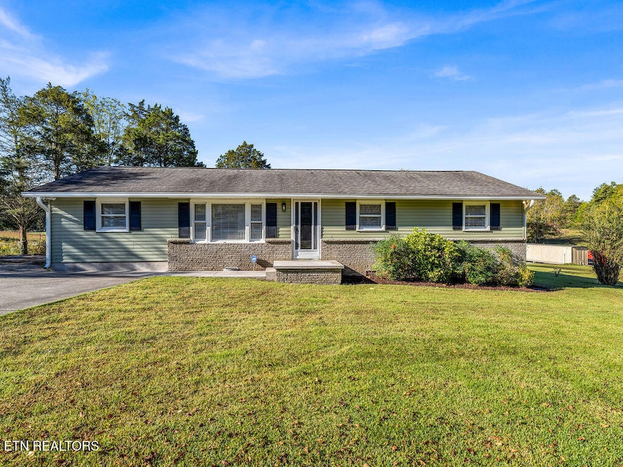 5917 Roberts Rd, Corryton, TN 37721 - photo 1