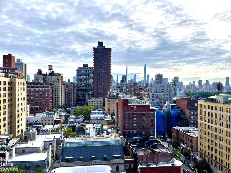 Carnegie Hill Towers unit 16G, New York, NY 10128 - photo 1