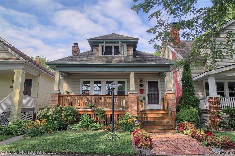 1221 Maryland St, Grosse Pointe Park, MI 48230 - photo 1