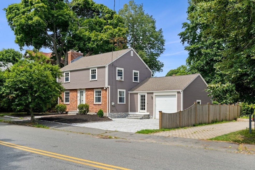 6 Smith St, Marblehead, MA 01945 - photo 1
