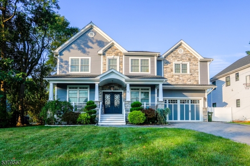 Sold $1,200,000 • Co-Listing Agent