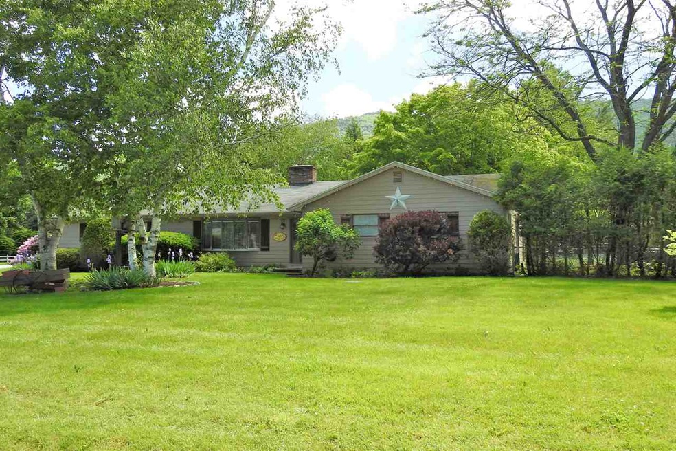 465 Eastridge Cir, Mendon, VT 05701 - photo 1