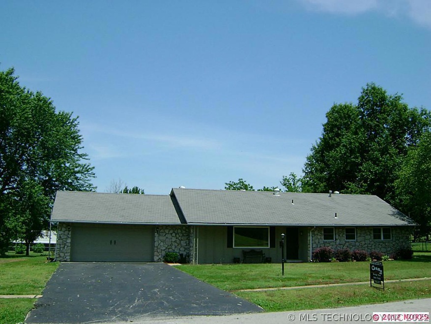 10297 E 1st St, Claremore, OK 74017 - photo 1