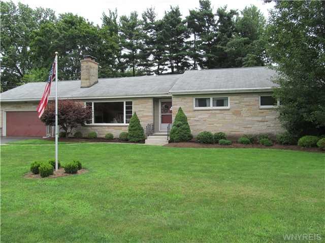 Exterior Front. Sprawling 2069 sq ft well built ra