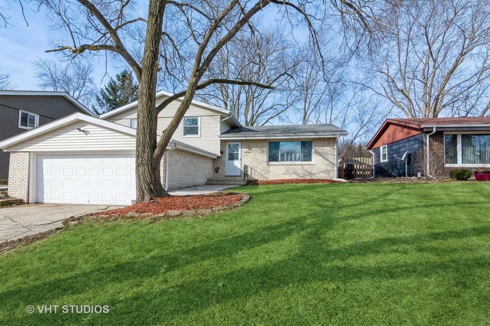 17010 Magnolia Dr, Hazel Crest, IL 60429 - photo 1