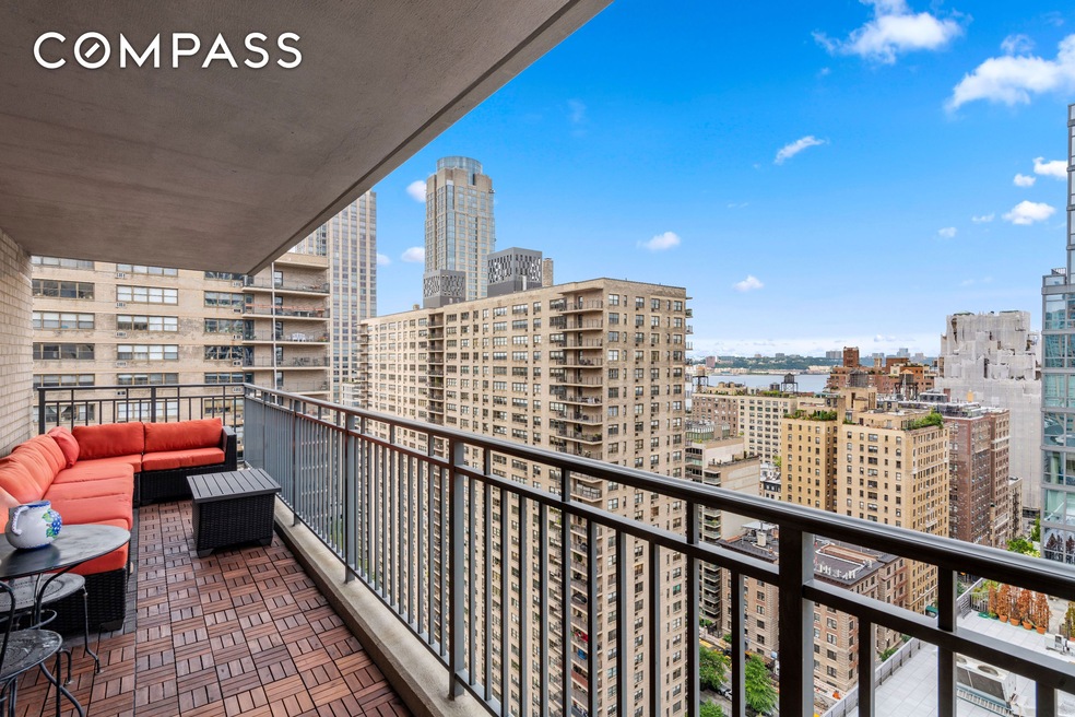 Lincoln Towers unit 25M, New York, NY 10023 - photo 1