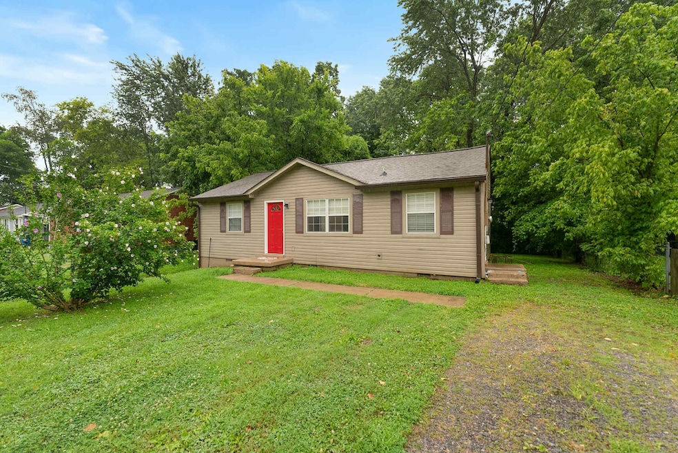 1554 Cherry Tree Dr, Clarksville, TN 37042 - photo 1