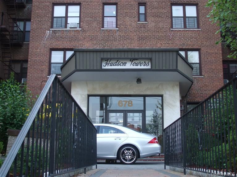 Hudson View unit 5A, Yonkers, NY 10701 - photo 1