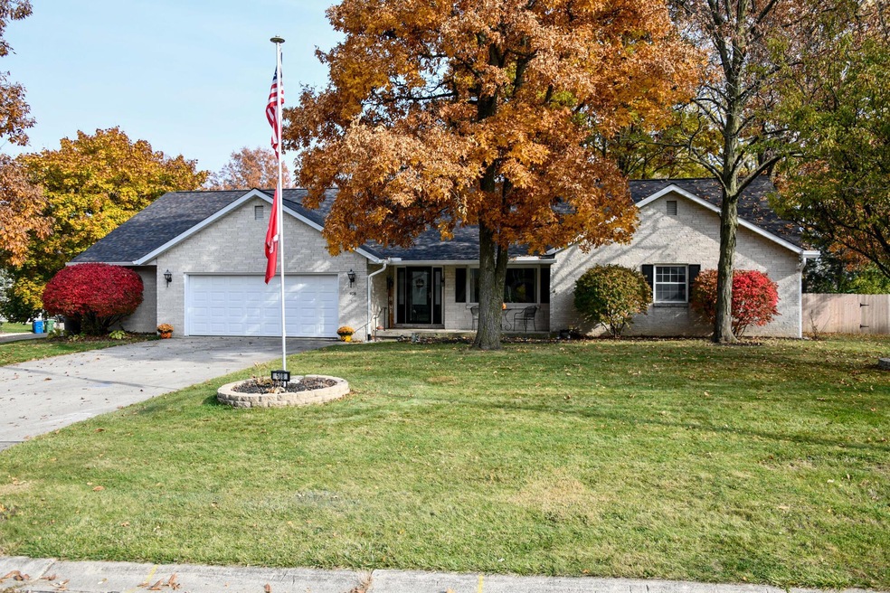 508 Fairwood Dr, Marysville, OH 43040 - photo 1