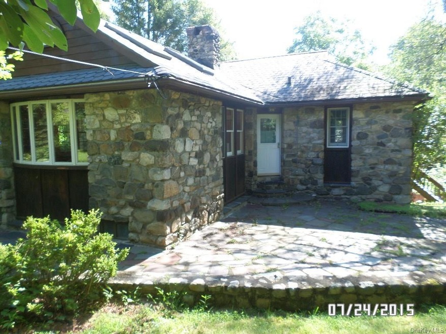 27 Woodybrook Ln, Croton On Hudson, NY 10520 - photo 1