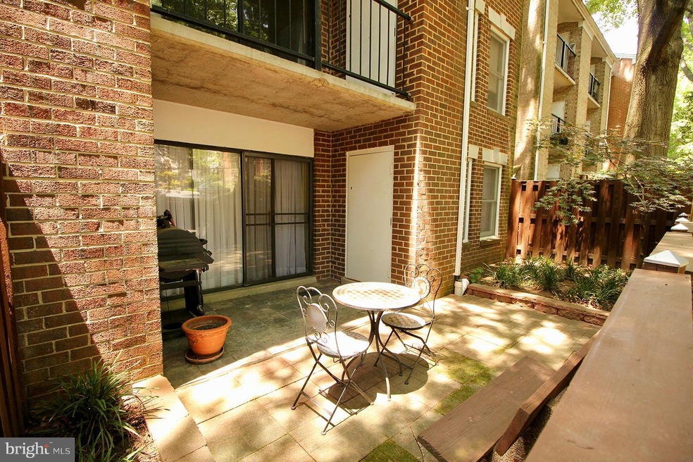 862 Quince Orchard Blvd unit P1, Gaithersburg, MD 20878 - photo 1