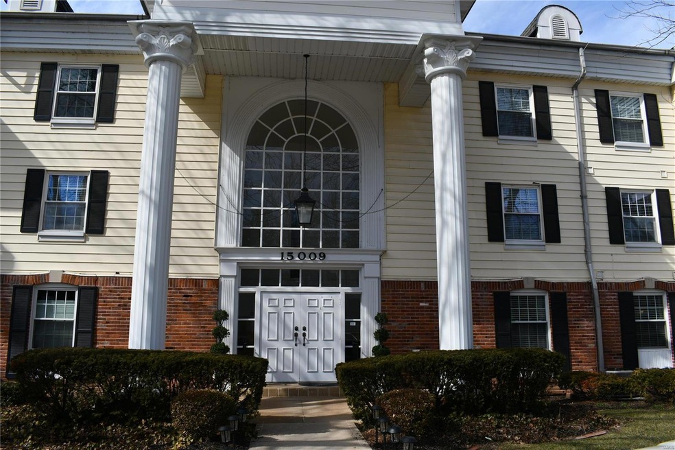 This is the front of the building for 15009. The r