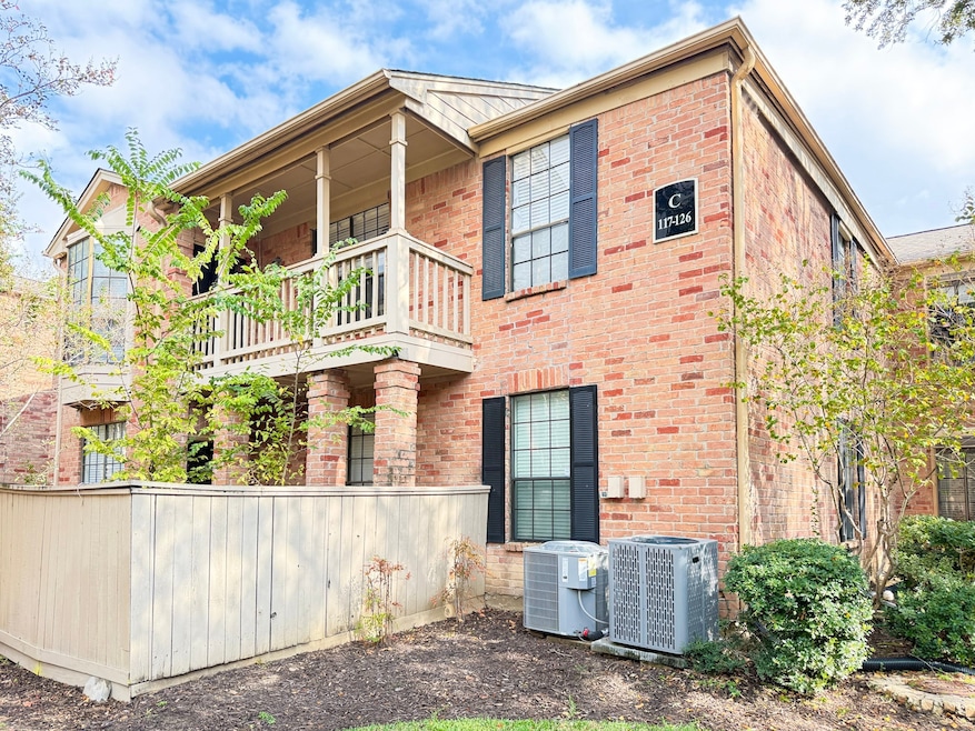 2255 Braeswood Park Dr unit 117, Houston, TX 77030 - photo 1