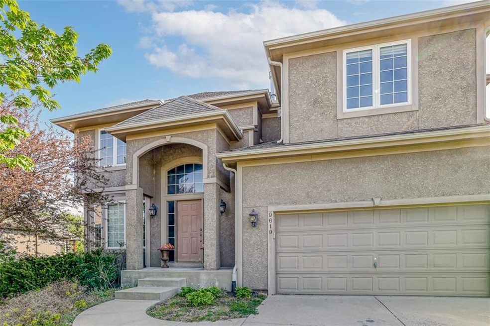 9619 Belmont Dr, Lenexa, KS 66227 - photo 1