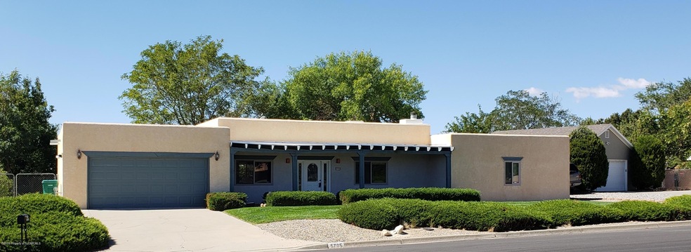 5705 Greenwood Dr, Farmington, NM 87402 - photo 1