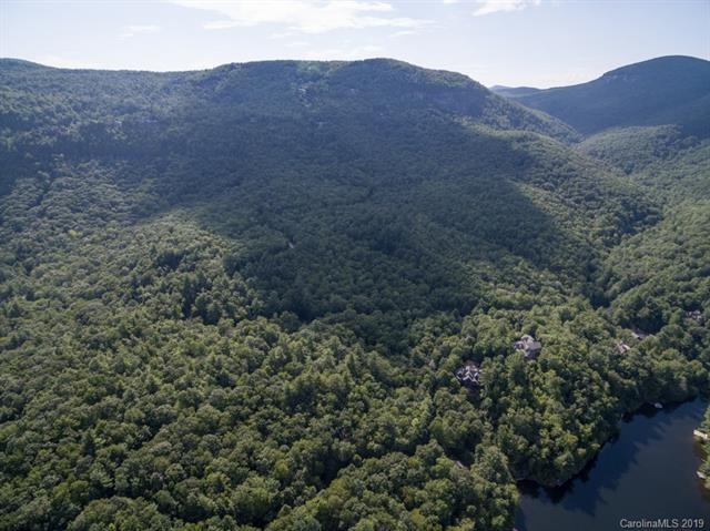 Beautifully set above Lake Toxaway, the Toxaway Ri