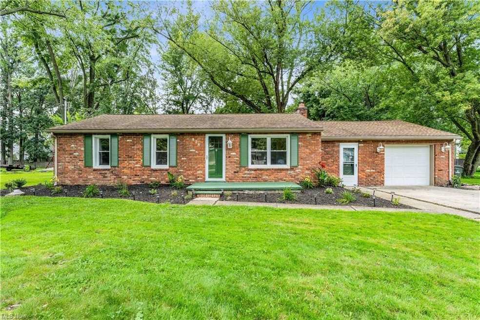 826 Lafayette Blvd, Sheffield Lake, OH 44054 - photo 1