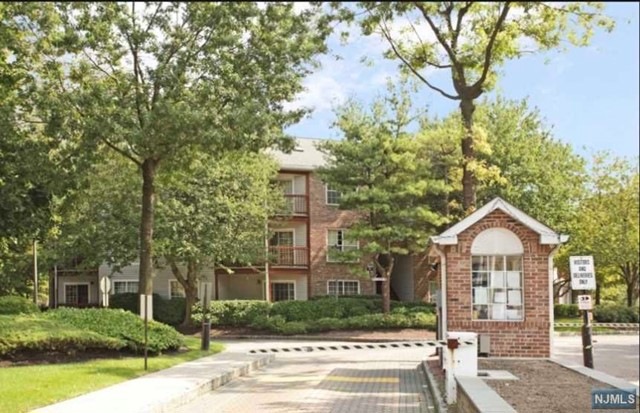 243 Village Circle Dr, Fort Lee, NJ 07024 - photo 1