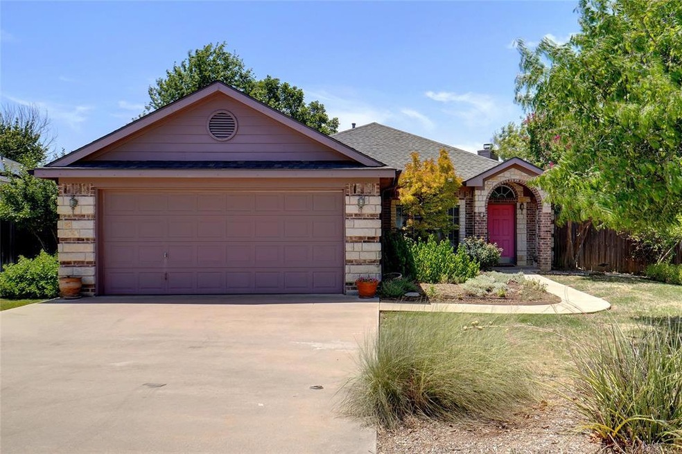 305 Clark Ave, Weatherford, TX 76085 - photo 1