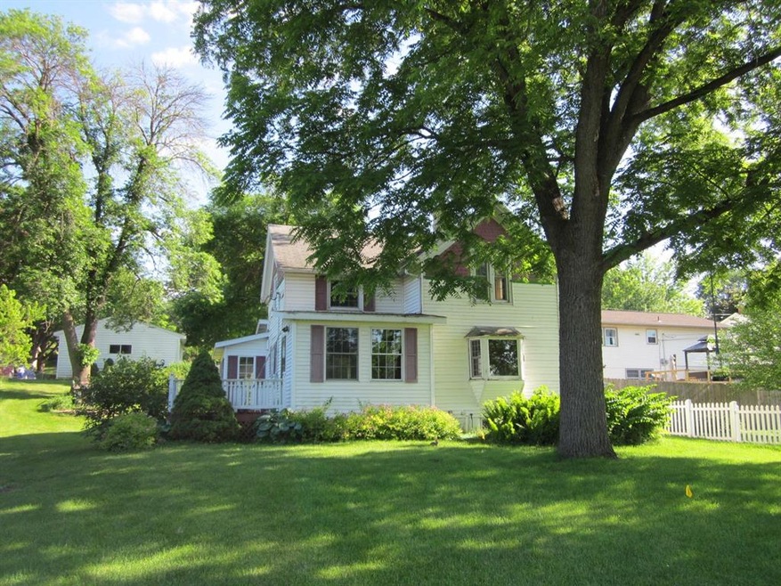 2809 O Ave NW, Cedar Rapids, IA 52405 - photo 1