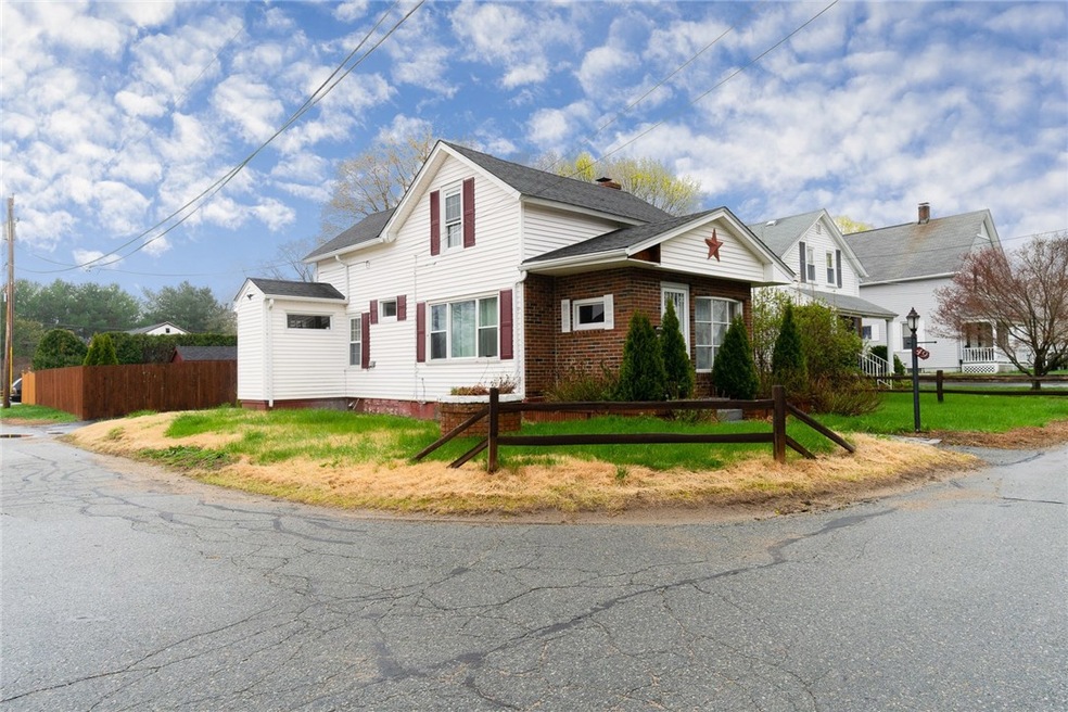 49 Crest Rd, North Smithfield, RI 02896 - photo 1