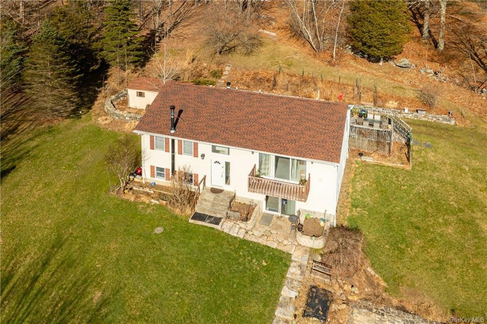 62 Sterling Dr, Poughquag, NY 12570 - photo 1