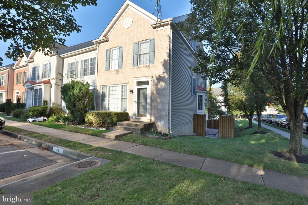 7447 Ardglass Ct, Lorton, VA 22079 - photo 1