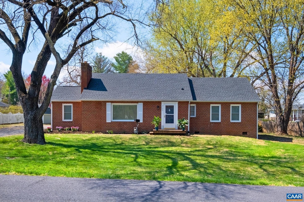 2120 Chase Ave, Waynesboro, VA 22980 - photo 1