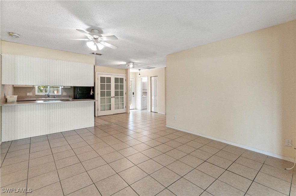 4261 Island Cir unit 6, Fort Myers, FL 33919 - photo 1